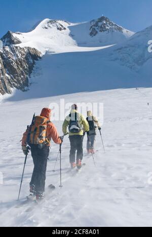 Eine Hochgebirgsskitour zum zweithöchsten Gipfel Österreichs, Traumbedingungen in der Gletscherwelt der Ötztal Alpen Stockfoto