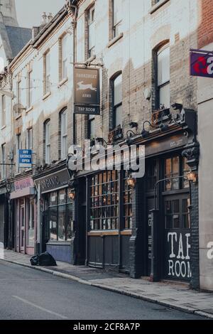 London, Großbritannien - 20. August 2020: Außenansicht eines geschlossenen Haringey Arms Pubs in Crouch End, einer Gegend im Norden Londons, die traditionell von Kreativen und fa Stockfoto