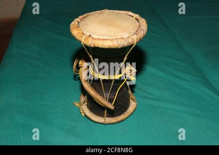 Tudi, Tribal Percussion Musical Instrument, Calicut, Kerala, Indien Stockfoto