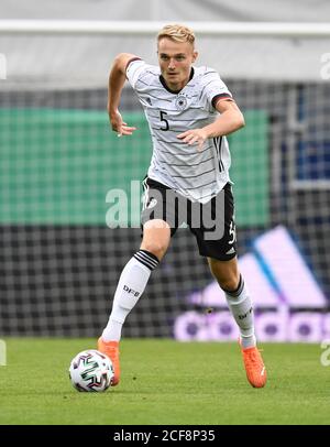 Wiesbaden, Deutschland. September 2020. Fußball, U21 Männer: Europameisterschaft Qualifikation, Deutschland - Moldawien, 1. Runde, Gruppe 9, 9. Spieltag in der Brita-Arena. Deutschlands Amos Pieper in Aktion. Kredit: Arne Dedert/dpa/Alamy Live Nachrichten Stockfoto