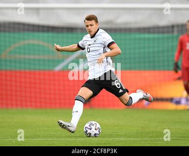 Wiesbaden, Deutschland. September 2020. Fußball, U21 Männer: Europameisterschaft Qualifikation, Deutschland - Moldawien, 1. Runde, Gruppe 9, 9. Spieltag in der Brita-Arena. Dennis Geiger in Aktion. Kredit: Arne Dedert/dpa/Alamy Live Nachrichten Stockfoto