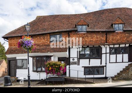 MIDHURST, WEST SUSSEX/UK - 1. SEPTEMBER : Blick auf Gebäude in Midhurst, West Sussex am 1. September 2020 Stockfoto