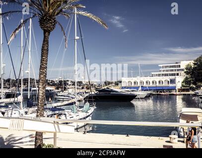 MALLORCA, SPANIEN - 17. Juli 2020: Mallorca, Spanien - 17. JULI 2020. Porto Cristo, auch Port de Manacor oder Es Port genannt, ist ein schöner Ort auf dem spanischen Stockfoto