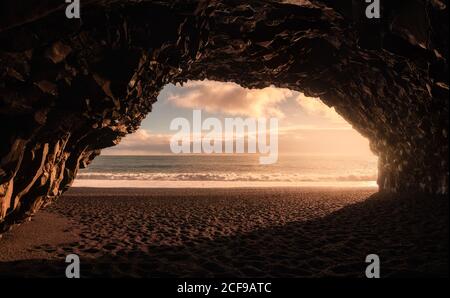 Landschaft der Meereshöhle am Reynisfjara Beach, Island Stockfoto