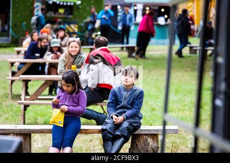 Wir sind kein Festival sozial distanziert Veranstaltung in Pippingford Park - Camping mit Festivalstimmung Stockfoto