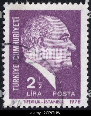 Republik Türkei. Republik Türkei Briefmarke. Republik Türkei historische Briefmarke. Eine Briefmarke gedruckt in der Republik Türkei. Stockfoto
