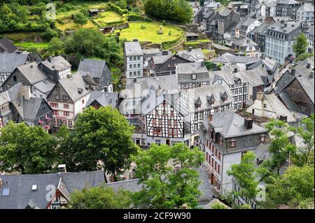 25.07.2020 Deutschland, Monschau, schöne Sicht auf die Altstadt Stockfoto