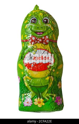 Kinder Frosch Schokolade isoliert auf weißem Hintergrund feine Milchschokolade Schale mit milchig weißem Futter Stockfoto