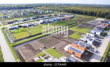 Luftaufnahme auf Oosterwold in Almere. In diesem Versuchsbezirk organisieren die Bewohner alle Infrastruktur und NUTS-Anlagen selbst. Stockfoto