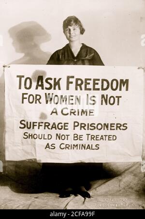 Suffragette Lucy Branham mit Poster Stockfoto