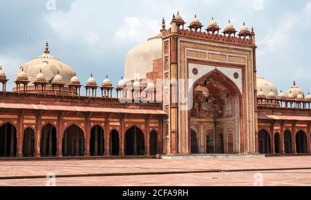 Fatehpur Sikri, Indien - September 2020: Ansicht der Jama Masjid Moschee in Fatehpur Sikri am 4. September 2020 in Uttar Pradesh, Indien. Stockfoto