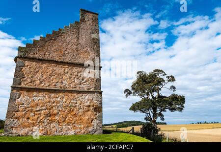 Alte Kalk gewaschen dovecot oder doocot, National Flag Heritage Centre im Sommer an sonnigen Tag, Athelstaneford, East Lothian, Schottland, Großbritannien Stockfoto