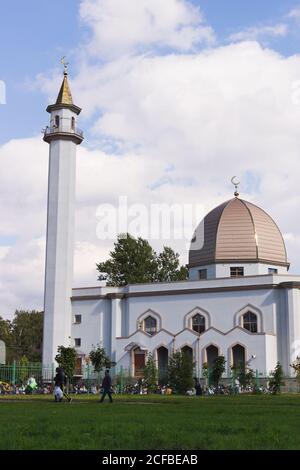 Die Gedenkmoschee nach Shafar-chasrat Ponchaev benannt. Eröffnet am 16. Juli 2009. Russland, Sankt Petersburg. Freitag Gebet 04 September 2020 Stockfoto