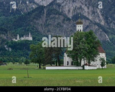 St. Kolomanische Kirche, Schloss Neuschwanstein, Schwangau, Hohenschwangau, Ostallgäu, Schwaben (Bayern), Freistaat Bayern, Deutschland, Ostallgäu, Allgäu, Stockfoto