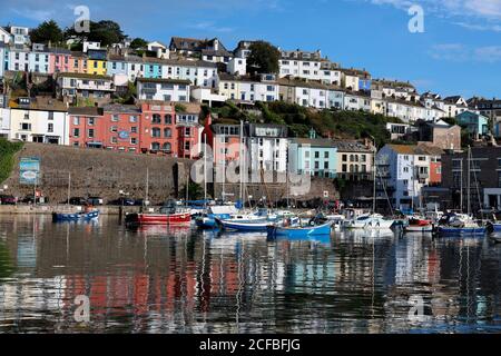 Blick auf den Hafen von Brixham in Devon Stockfoto