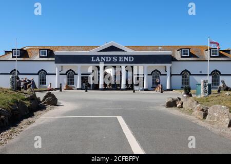 Ein Blick auf den Eingang zum Lands End Cornwall Stockfoto