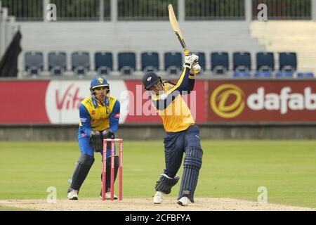 CHESTER LE STREET, ENGLAND. 4. SEPTEMBER 2020 Tom Kohler-Cadmore von Yorkshire in Batting Action während des Vitality T20 Blast Match zwischen Durham County Cricket Club und Yorkshire County Cricket Club in Emirates Riverside, Chester le Street. (Kredit: Robert Smith - MI News) Kredit: MI Nachrichten & Sport /Alamy Live Nachrichten Stockfoto