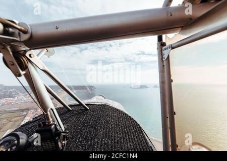 Luftaufnahme aus dem Cockpit eines kleinen Flugzeugs Stockfoto