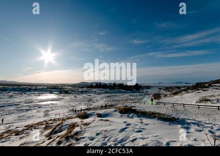 Thingvellir Nationalpark Blick auf schneebedeckte Berge in Island Stockfoto