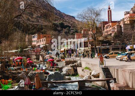 Rundreise, Atlasgebirge im Ourika-Tal, Tourismus-Hotspot, Marokko Stockfoto