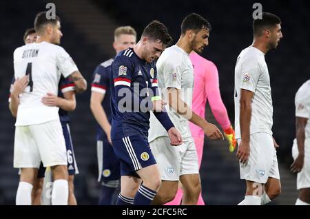 Der schottische Andrew Robertson verlässt das Spielfeld während des Spiels der UEFA Nations League Group F im Hampden Park, Glasgow. Stockfoto