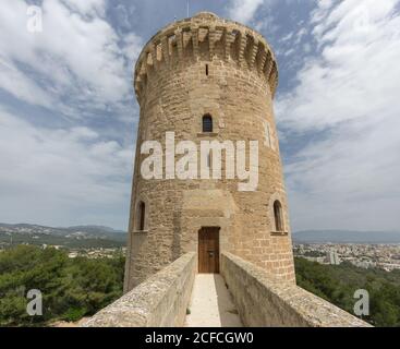 Zugangsbrücke zum Bellver Burgturm, Mallorca Spanien Stockfoto