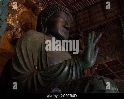 Statue von Buddha im traditionellen Tempel Stockfoto