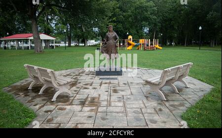 Bronzestatue der Comedienne Lucille Ball von Carolyn Palmer, Lucille Ball Memorial Park, Celeron, NY, USA Stockfoto