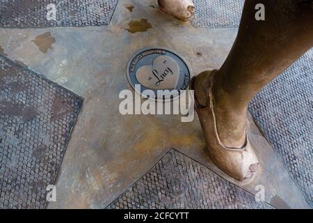 Bronzestatue der Comedienne Lucille Ball von Carolyn Palmer, Lucille Ball Memorial Park, Celeron, NY, USA Stockfoto