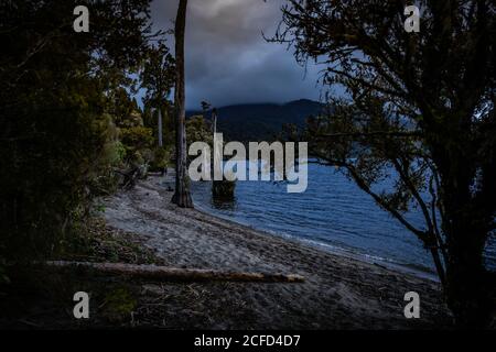 Abendstimmung am Ufer des Brunner Sees, Südinsel Neuseeland Stockfoto