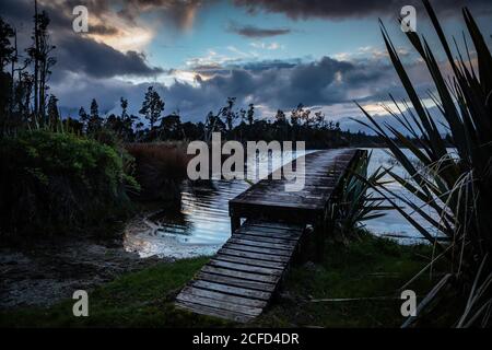 Abendstimmung und Promenade am Brunner See, Südinsel Neuseeland Stockfoto