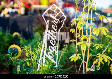 Minneapolis, MN, USA. September 2020. Eine allgemeine Ansicht des George Floyd Gedächtnisses und der umgebenden Gegend, in der George Floyd nahe 38. Straße und Chicago Allee am 4. September 2020 in Minneapolis, Minnesota getötet wurde. ( Credit: Chris Tuite/Image Space/Media Punch)/Alamy Live News Stockfoto