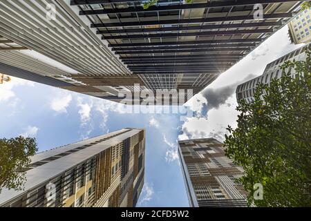 Ansicht der modernen Wolkenkratzer in Lower Sukhumvit, Bangkok, Thailand Stockfoto