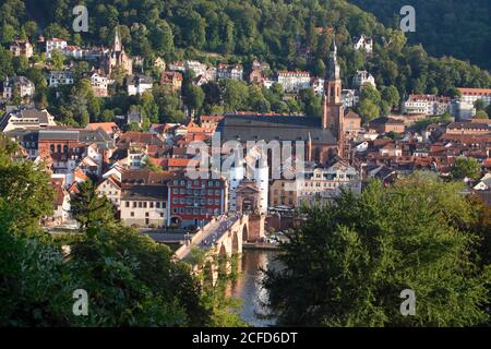 Blick vom Philosophenweg nach Brückentor, Altstadt und Alte Brucke, Heidelberg, Baden-Württemberg, Deutschland, Europa Stockfoto