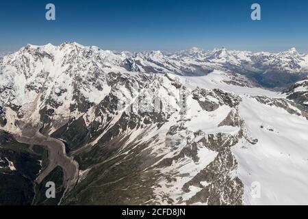 Italien, Piemont, Schweiz, Kanton Wallis, Monte Rosa-Massiv, Liskamm, Breithorn, Matterhorn und Dent Blanche, im Hintergrund Mont Blanc Stockfoto