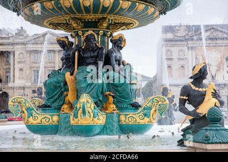 Fontaine des Fleuves auf dem Place de la Concorde, Paris, Frankreich Stockfoto