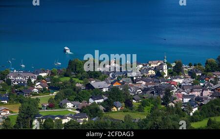 Blick vom Mozart Blick auf Sankt Gilgen und Wolfgangsee, Salzkammergut, Land Salzburg, Österreich Stockfoto