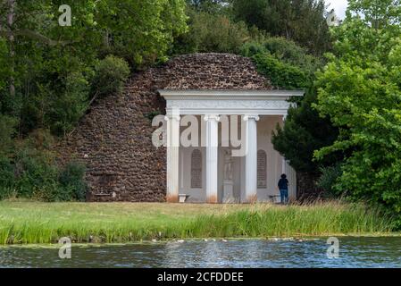 Deutschland, Sachsen-Anhalt, Wörlitz, in einem Portikus ist ein in Stein gemeißelter Brief von Johann Wolfgang von Goethe, den er Charlotte von Stein aus schrieb Stockfoto