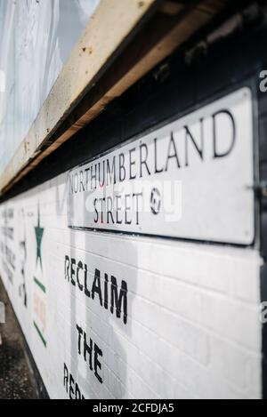 Graffiti auf Northumberland Street, Belfast, Nordirland, Europa Stockfoto