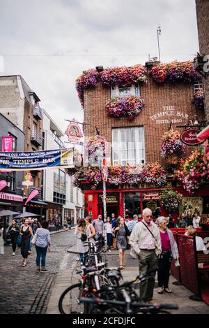 Dublins berühmter Temple Bar Pub im Viertel Temple Bar in Dublin, Irland Stockfoto