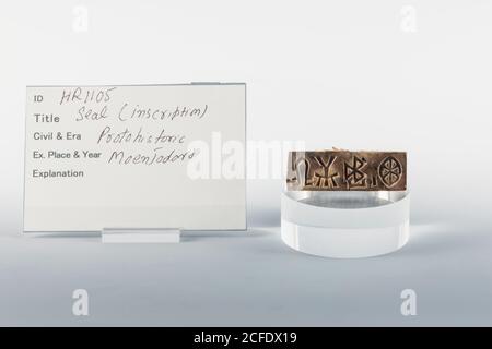 Altes Siegel der Inschrift, Mohenjo daro, Indus Valley Civilization Gallery, National Museum of Pakistan, Karachi, Sindh, Pakistan, Südasien, Asien Stockfoto