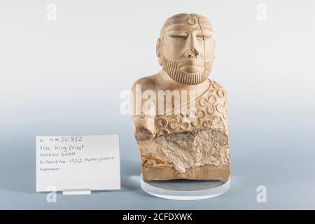 Original Priester König Statue, Mohenjo daro, Indus Valley Zivilisation (Wertsachen Gewölbe), National Museum of Pakistan, Karachi, Pakistan, Südasien, Asien Stockfoto