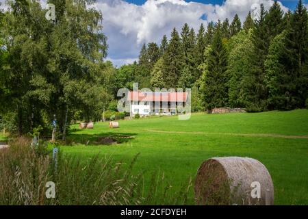 Weißes Haus - Wandern rund um Karlstift, Waldviertel, Österreich Stockfoto