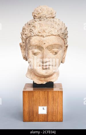 Stuckkopf des Buddha, von Mohra Muradu in Taxila, Galerie von Gandhara, Nationalmuseum von Pakistan, Karachi, Sindh, Pakistan, Südasien, Asien Stockfoto