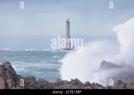 Goury Leuchtturm während Sturm, Normandie Stockfoto