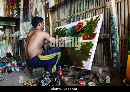 Bandung, Indonesien. September 2020. Ein Mann malt ein Landschaftsthema in Jelekong Village bei Bandung.die durchschnittlichen Malpreise reichen von IDR 50,000 bis IDR 250,000 (3.39 bis 16.94 Dollar) oder maßgefertigte Preise. Gemälde aus dem Dorf Jelekong wurden in verschiedene Regionen geschickt, vor allem auf die Insel Bali. Aufgrund der COVID-19 Pandemie haben Maler ihre Werke auf dem Online-Markt verkauft. Kredit: SOPA Images Limited/Alamy Live Nachrichten Stockfoto