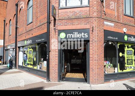 Millets Outdoor Store in High Wycombe, Buckinghamshire, Großbritannien Stockfoto