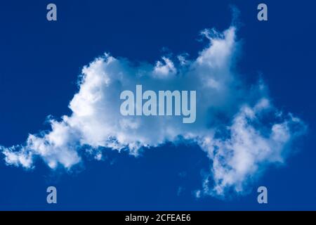 Cumulus Wolken an einem Sommertag Stockfoto