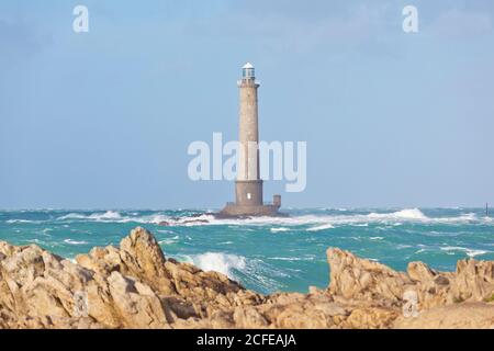 Goury Leuchtturm während Sturm, Normandie Stockfoto