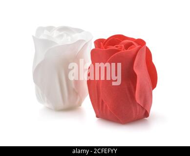 Zwei Rosenblüten aus Seife isoliert auf Weiß Stockfoto